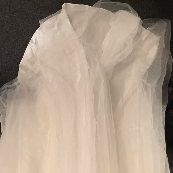 Used Christian Wu wedding dress - Picture 7 of 8